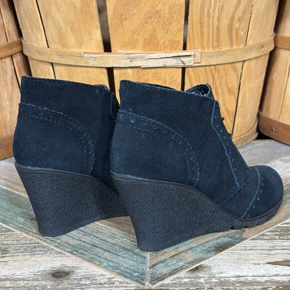 MIA Pampa Black Suede Wingtip Brogue Wedge Heel Lace-Up Ankle Booties Womens 6 - Picture 5 of 11